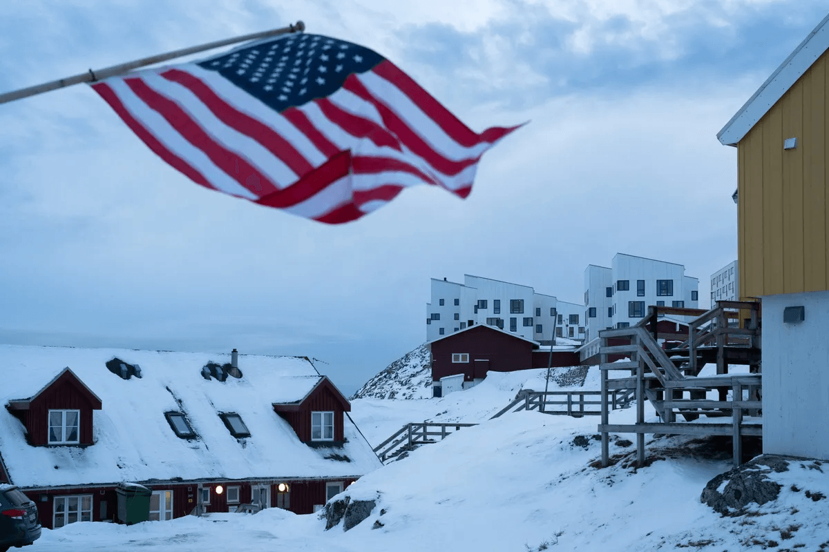 Фото: американский флаг в Нууке, Гренландия / Bloomberg