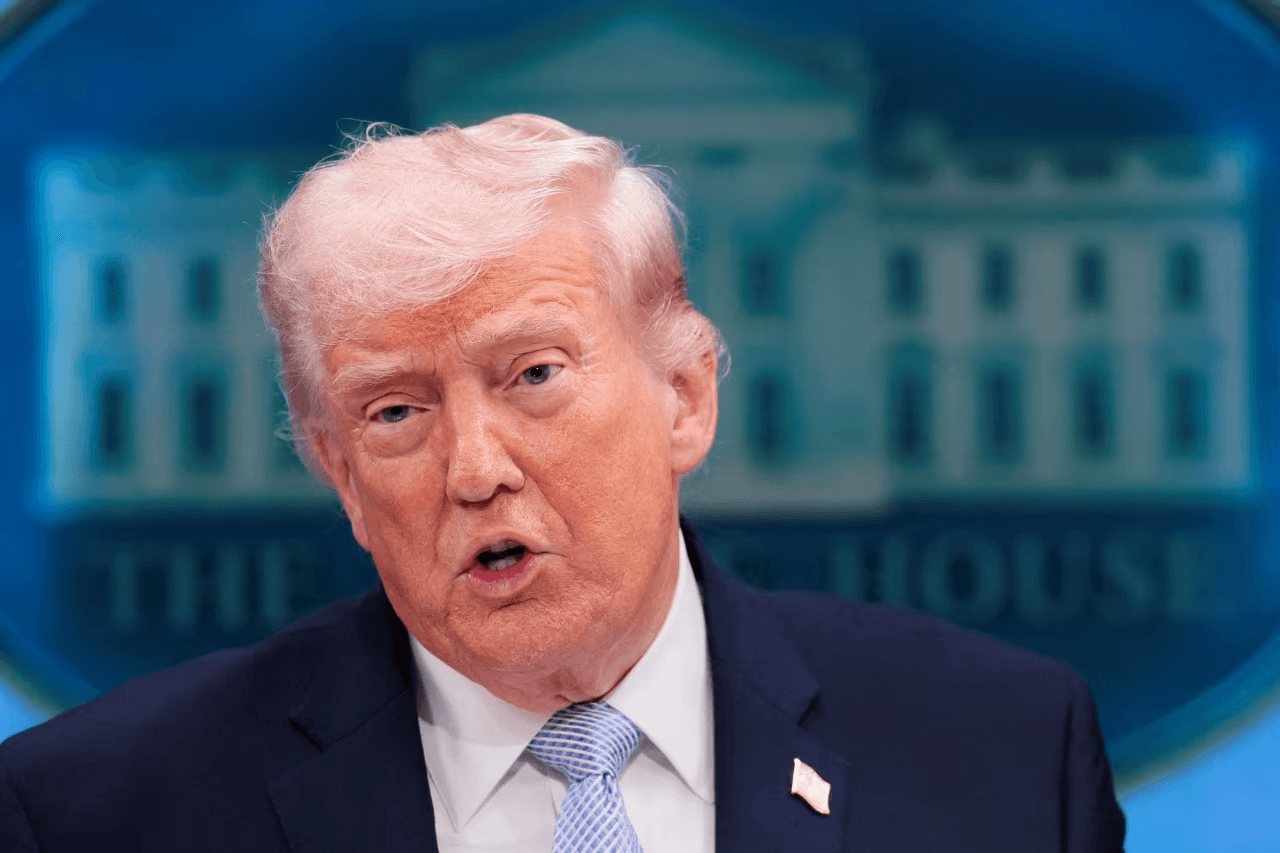 Трамп пригрозил тюремным заключением журналисту, который рассказал о пропаже штурмана американского истребителя, сбитого в Иране