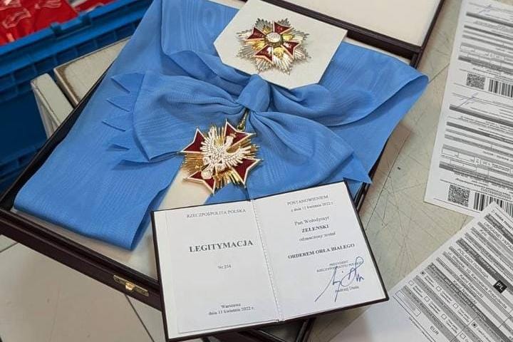 Зеленский, Кучма, Ющенко и Порошенко вернули Польше ордена Белого Орла после решения Навроцкого лишить этой награды президента Украины