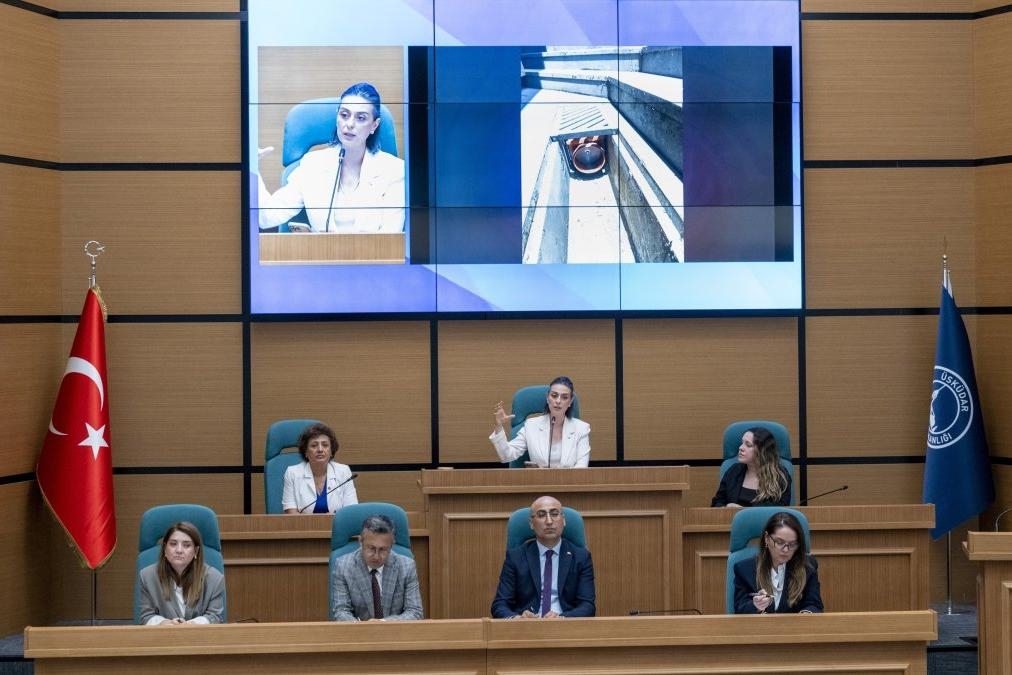 Синем Дедеташ на заседании муниципального совета. Фото: Anadolu Agency