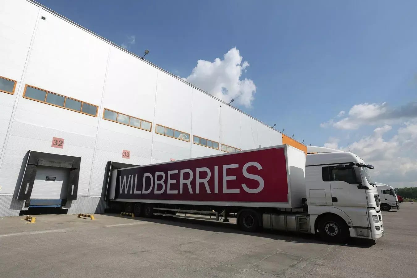 Wildberries включила атаки дронов в страховку заказов. Незаказанные товарные остатки на складах она не покрывает