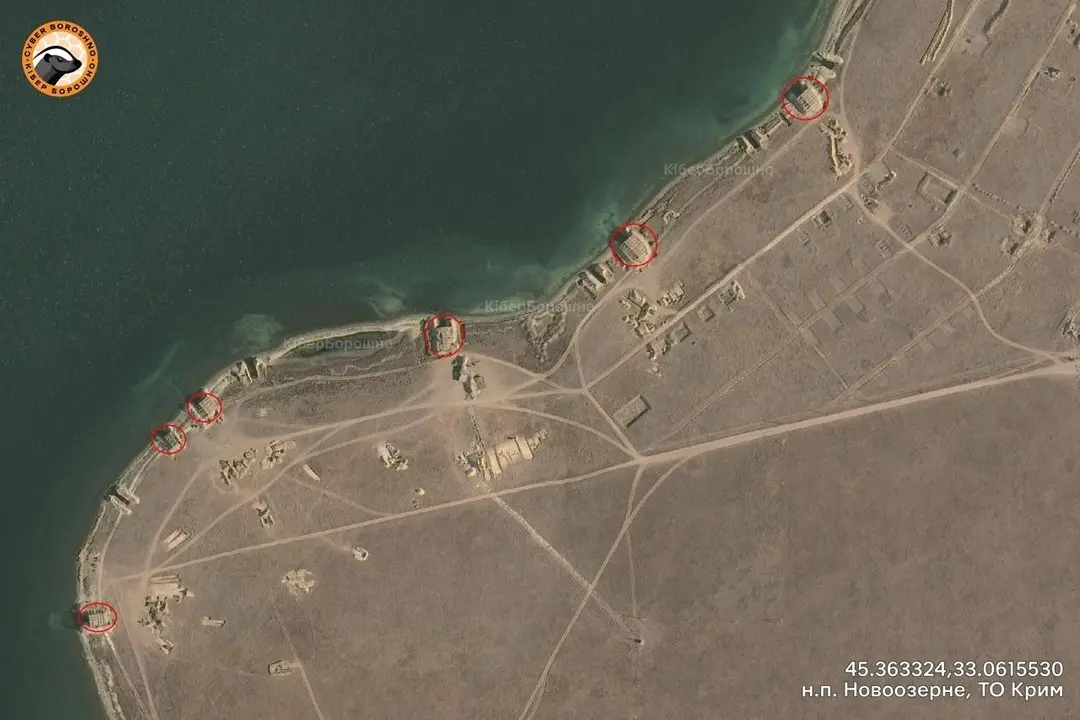 New shelters on the shore of Lake Donuzlav in Russian-occupied Crimea, circled in red in the above image, are likely intended to protect naval drones, according to OSINT analysts. Photo: CyberBoroshno (@kiber_boroshno / Telegram)