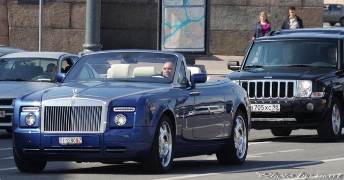 Crime boss of the Tambovskaya gang Sergei Vasilyev at the wheel of a Rolls-Royce