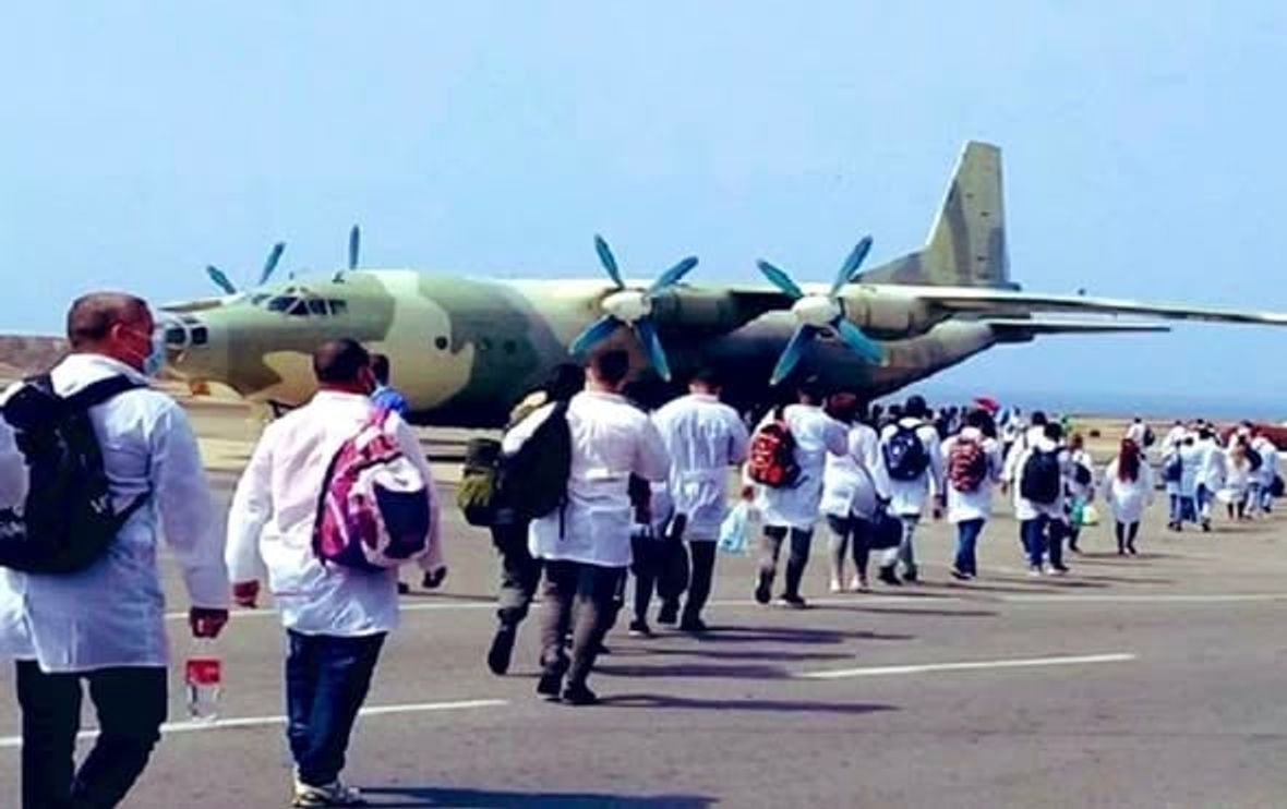 Cuban doctors and military personnel are leaving Venezuela