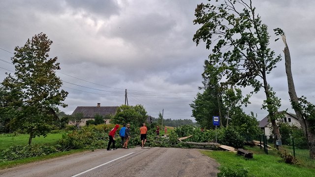 Последствия непогоды в Латвии
