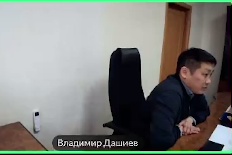 Скриншот Zoom-трансляции заседания оперативного штаба по доукомплектованию войск в Муйском районе Бурятии